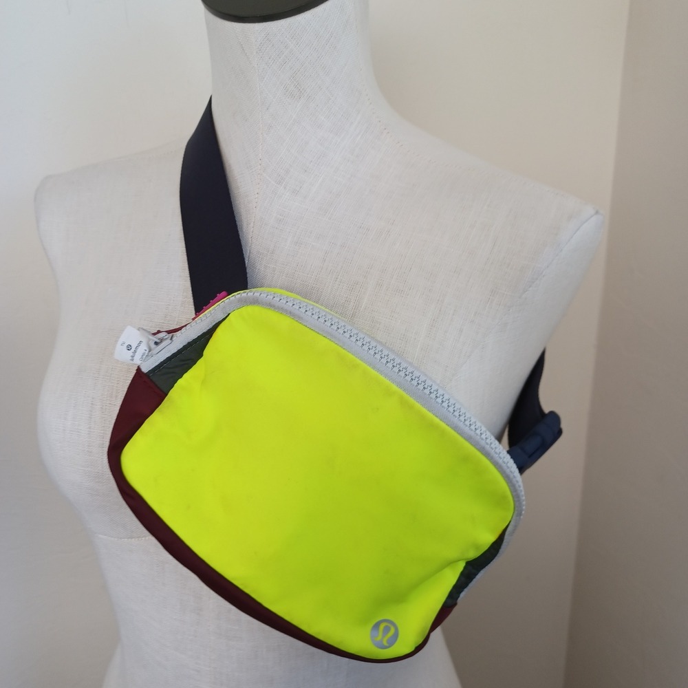 Lululemon Everywhere Belt Bag Neon Yellow Gray Burgundy Nylon Adjustable Strap - Picture 2 of 11